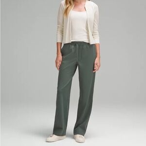 Lululemon Straight-Leg Mid-Rise Pant Luxtreme